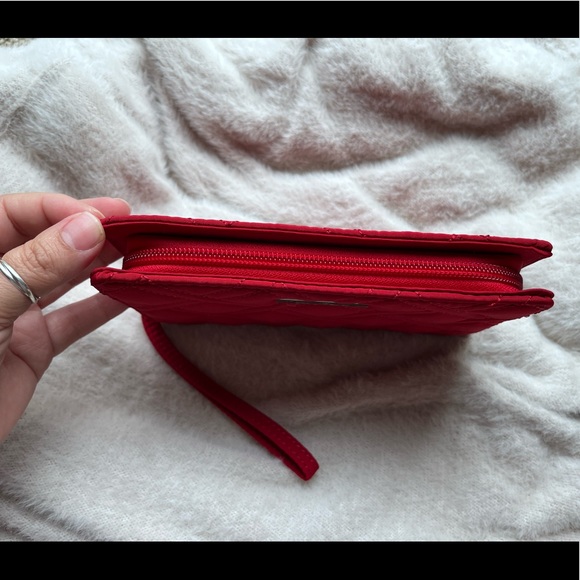 ❣️Vera Bradley Red Wristlet Wallet❣️ - Picture 4 of 13